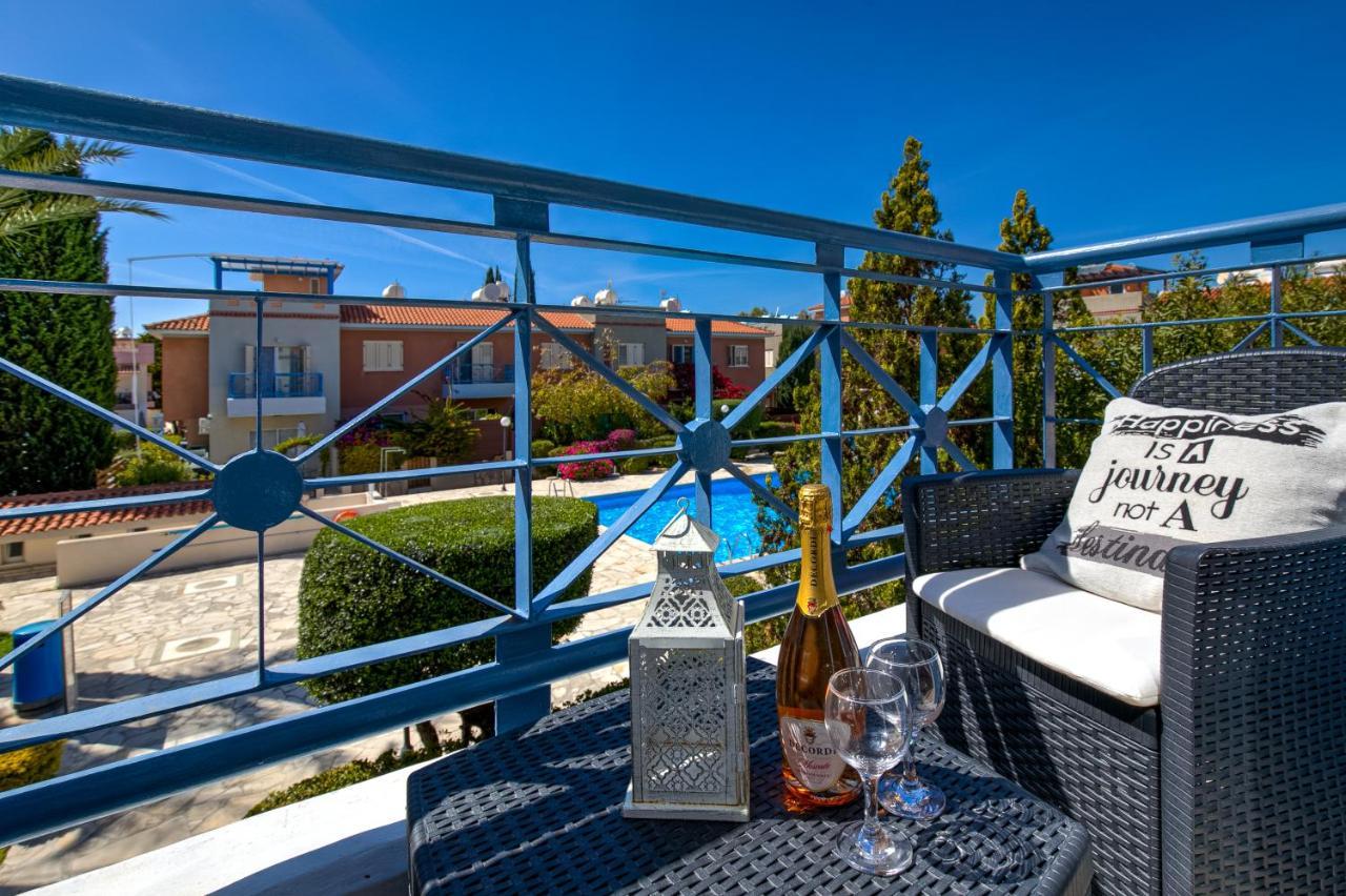 Antonia'S Palace Rooftop Jacuzzi Stunning View Пафос Екстериор снимка